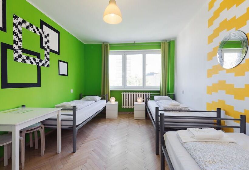 اتاق استاندارد سه نفره, Patio Hostel