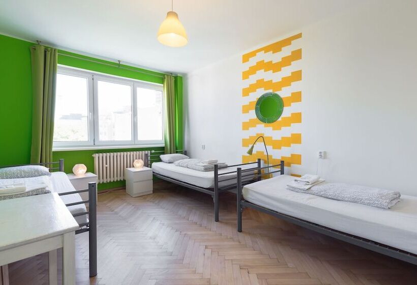 اتاق استاندارد سه نفره, Patio Hostel