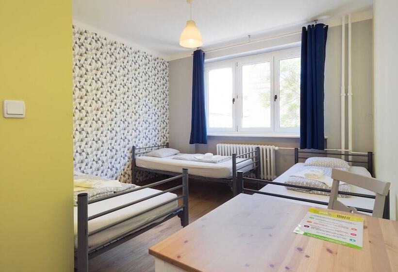 اتاق استاندارد سه نفره, Patio Hostel