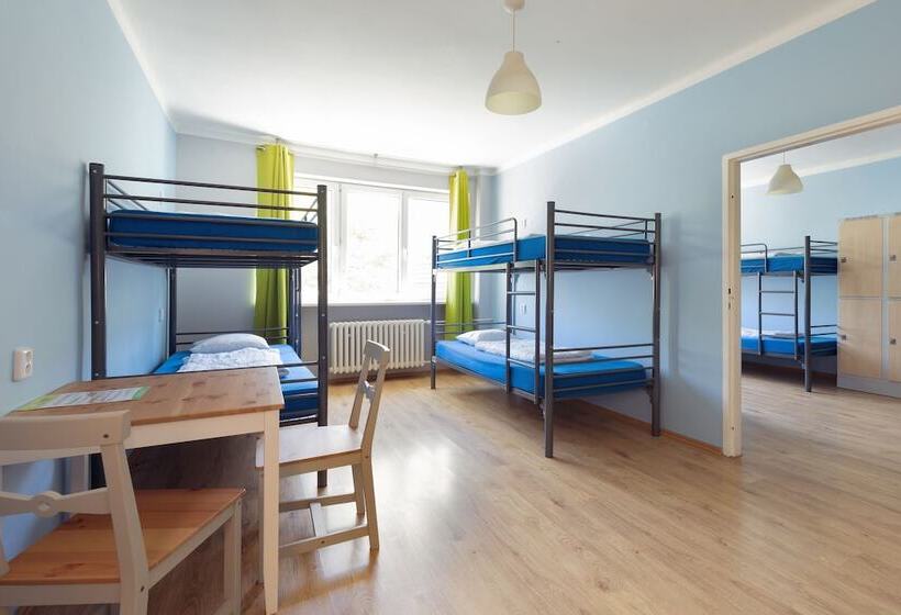 Bed in Shared Room with Shared Bathroom, Patio Hostel