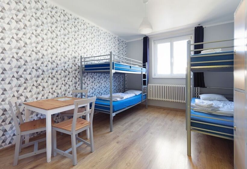 اتاق استاندارد چهار تخته, Patio Hostel