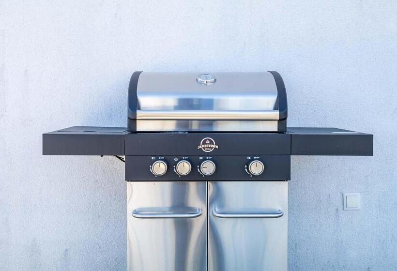 חדר אקונומי, Luxury Apartment Monte Carlo