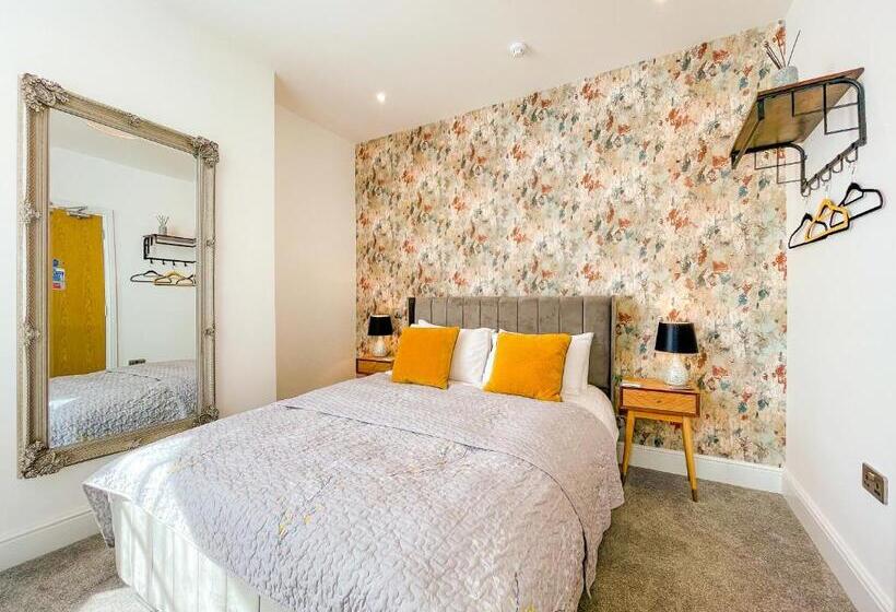 スタンダードルーム, 46 Ashfield Rd, Altrincham