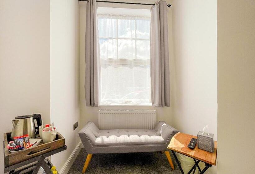 スタンダードルーム, 46 Ashfield Rd, Altrincham