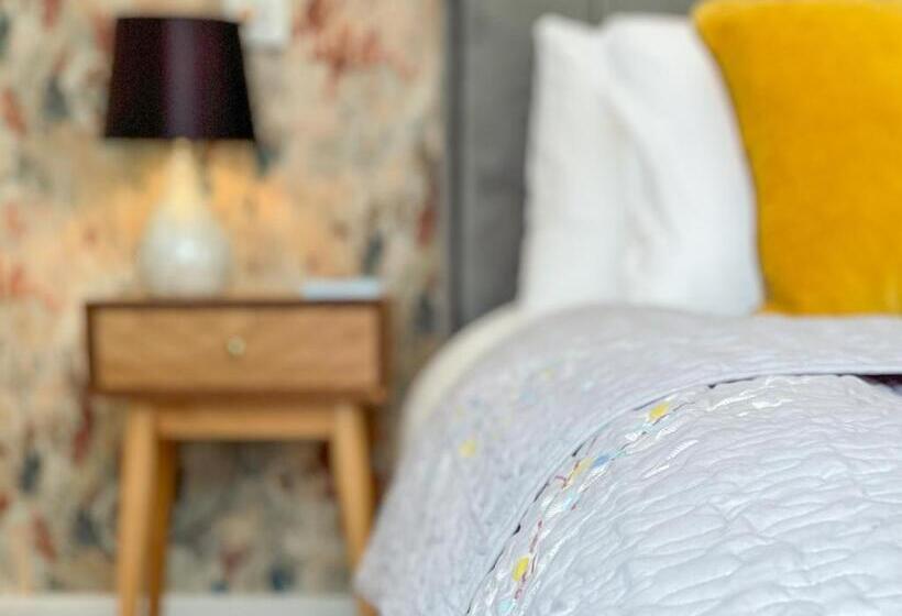 スタンダードルーム, 46 Ashfield Rd, Altrincham