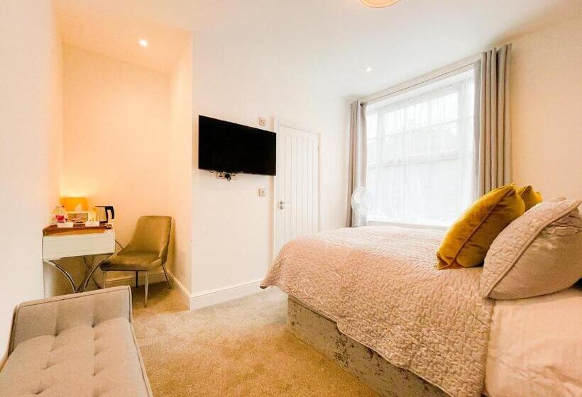 Номер Стандарт, 46 Ashfield Rd, Altrincham
