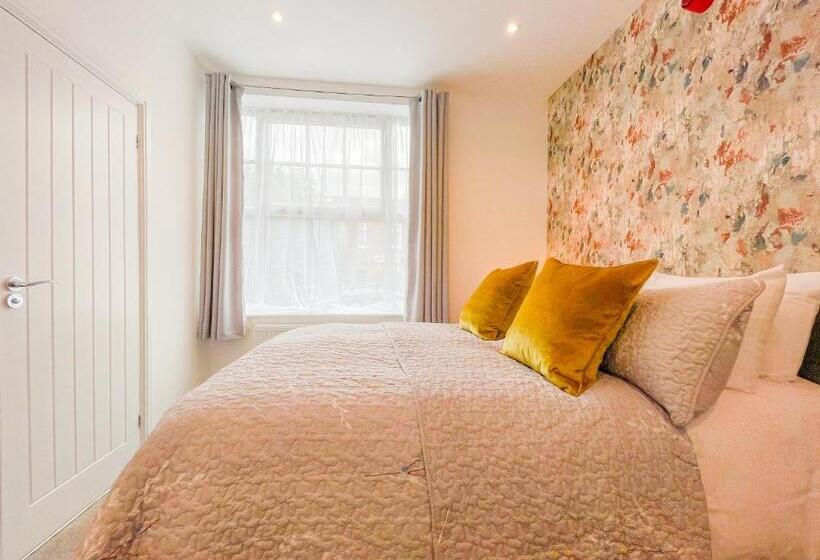 スタンダードルーム, 46 Ashfield Rd, Altrincham