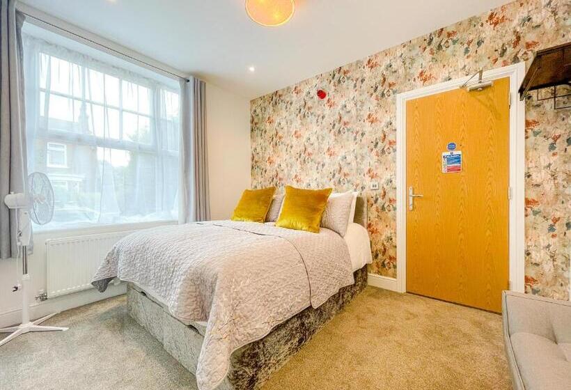 Номер Стандарт, 46 Ashfield Rd, Altrincham