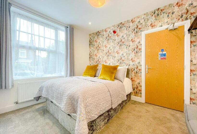 Quarto Estandar, 46 Ashfield Rd, Altrincham