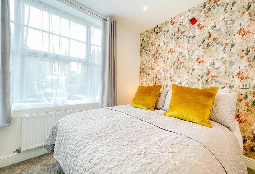 スタンダードルーム, 46 Ashfield Rd, Altrincham