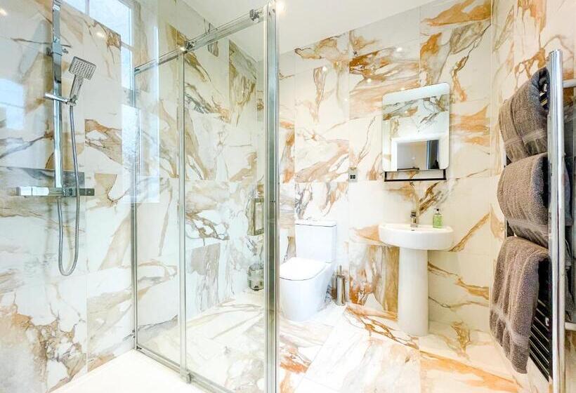 キングサイズベッドのデラックスルーム, 46 Ashfield Rd, Altrincham