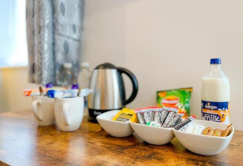 キングサイズベッドのスタンダードルーム, 46 Ashfield Rd, Altrincham