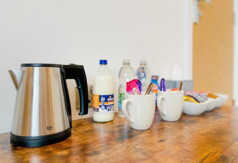 キングサイズベッドのスタンダードルーム, 46 Ashfield Rd, Altrincham