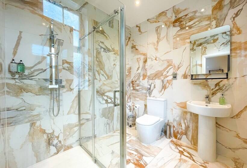 キングサイズベッドのデラックスルーム, 46 Ashfield Rd, Altrincham