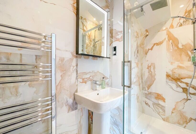 Студия Deluxe, 46 Ashfield Rd, Altrincham