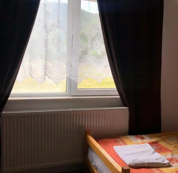 庭の見えるスタンダードトリプルルーム, Kati Guesthouse