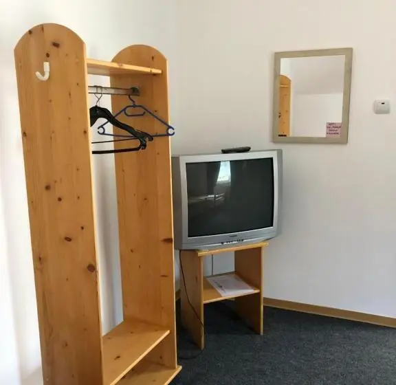 庭の見えるスタンダードトリプルルーム, Kati Guesthouse