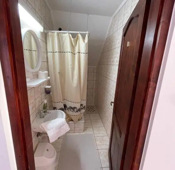 庭の見えるスタンダードトリプルルーム, Kati Guesthouse