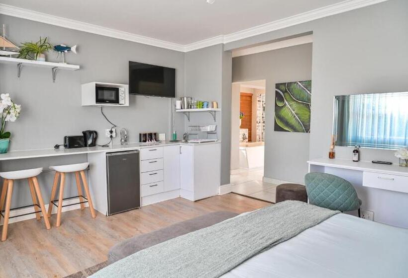 キングサイズベッドのデラックススイート, Kingsbeach Cottages