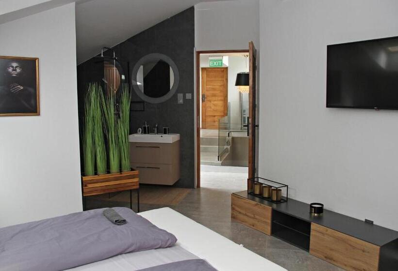Номер Deluxe, Player S Pool&rooms