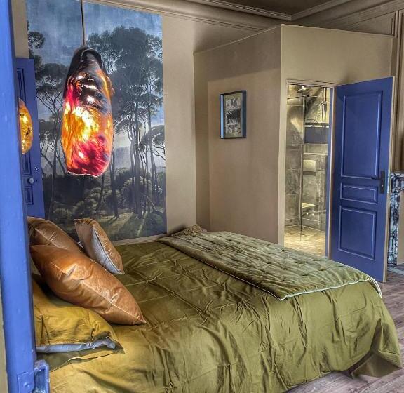 ファミリールーム, Azal1889