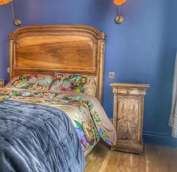 スタンダードルーム, Azal1889