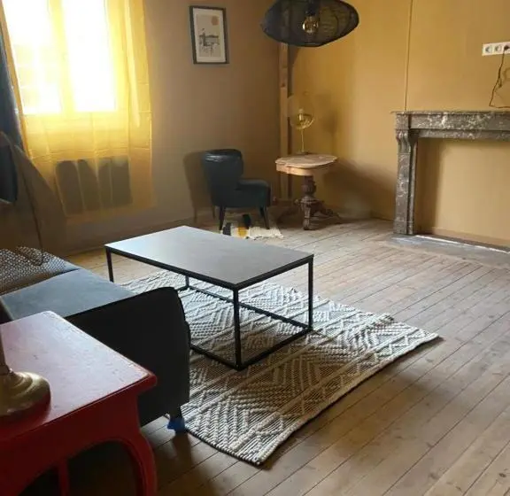 スタンダード4人部屋, Azal1889