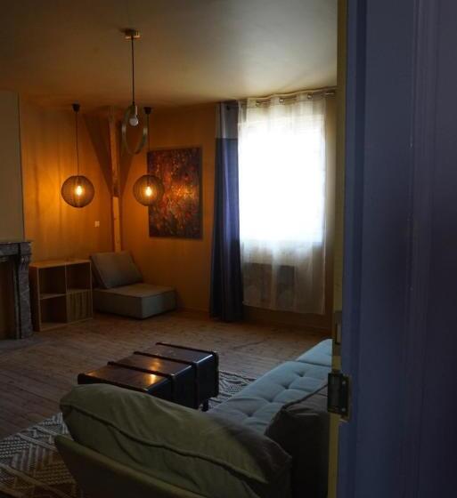 スタンダード4人部屋, Azal1889