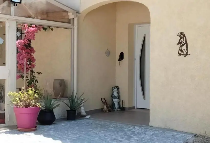 Perhehuone, Villa Les Marmottes