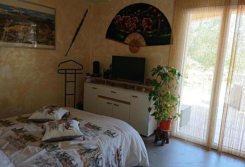 Camera Standard Vista Piscina, Villa Les Marmottes