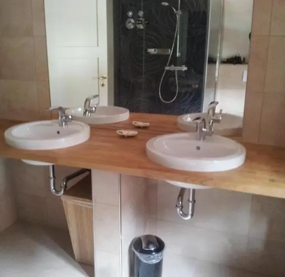 Deluxe-perhehuone, Gesundheitshaus Hohnstein