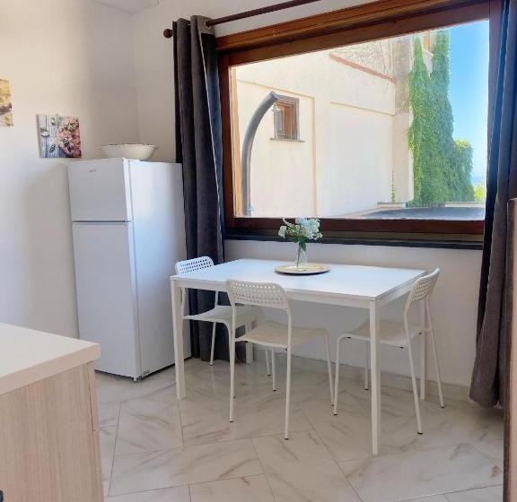 شقة غرفة واحدة مزودة بتراس, Villa Mariel Suites & Apartment