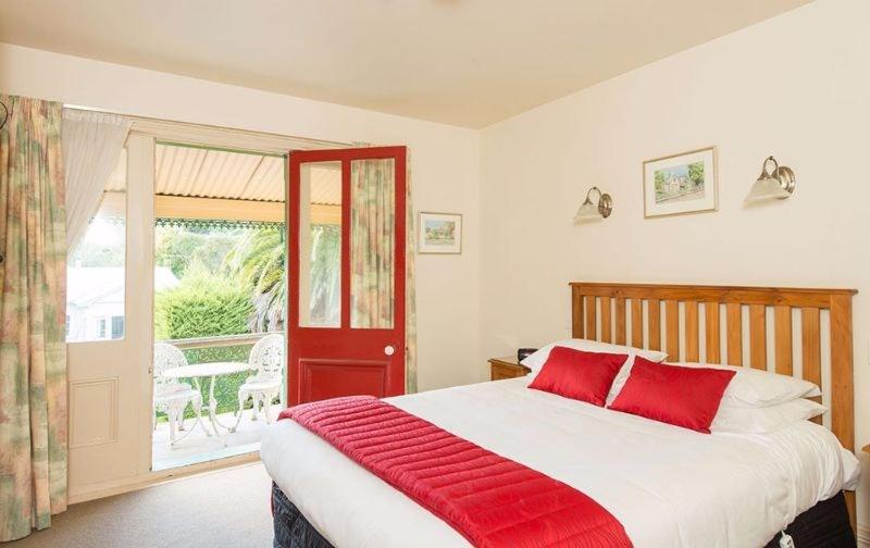 Номер Стандарт, The Grand Hotel & Bar   Akaroa