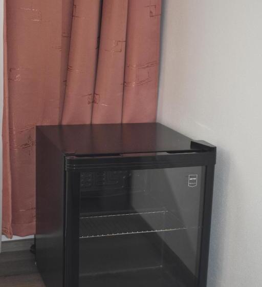 غرفة قياسية مزوَّدة بشُرفة, Ubytování Hanka V Hotelovém Pokoji C408 Top View