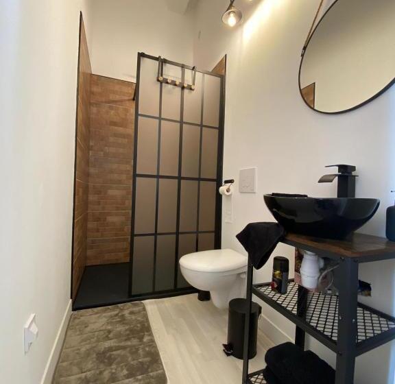 غرفة قياسية, Rooftop Face à La Cité  Rfc