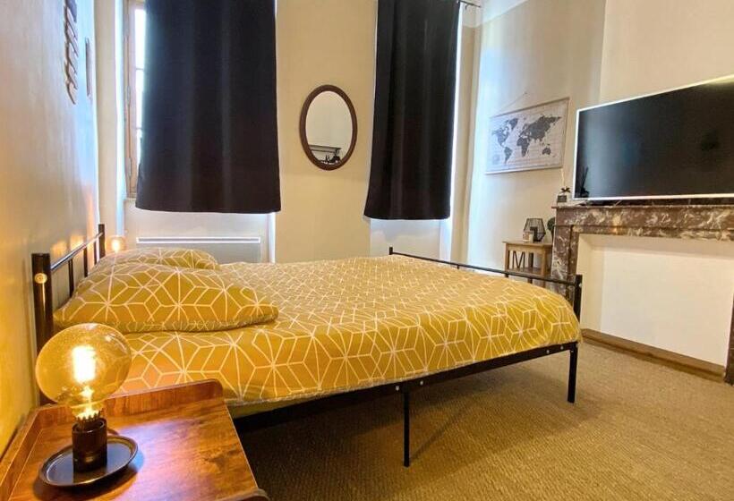 غرفة قياسية, Rooftop Face à La Cité  Rfc