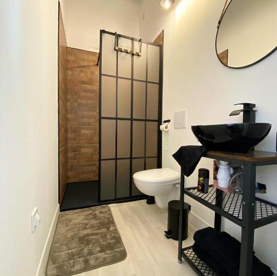 غرفة قياسية, Rooftop Face à La Cité  Rfc