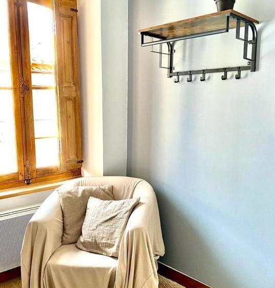 غرفة قياسية, Rooftop Face à La Cité  Rfc