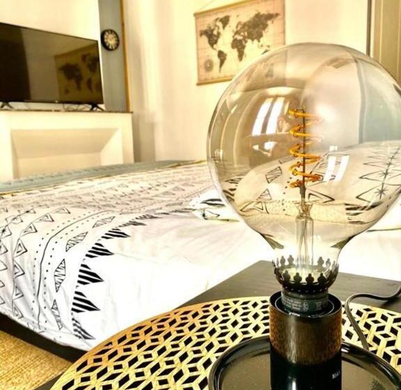 غرفة قياسية, Rooftop Face à La Cité  Rfc