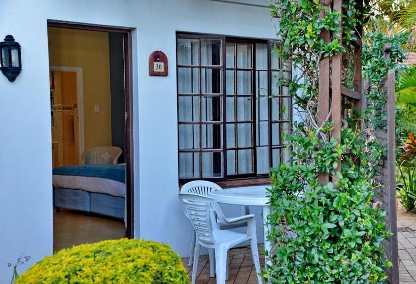 חדר סטנדרט לשלושה, Pumula Beach