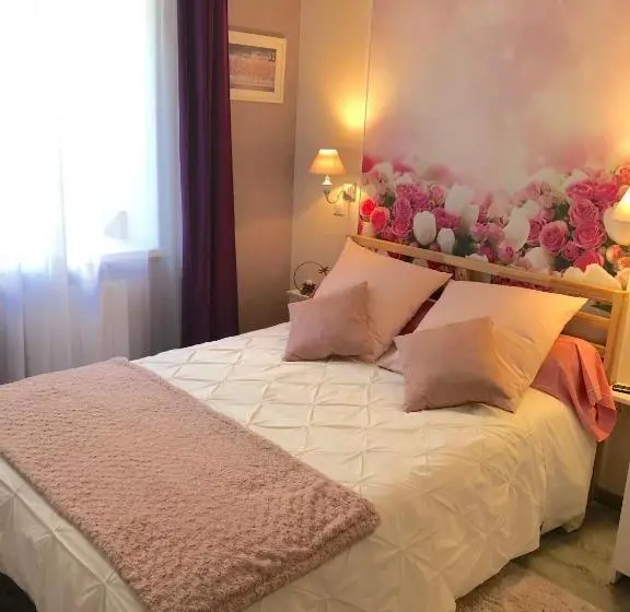 デラックスルーム, La Vie En Roses