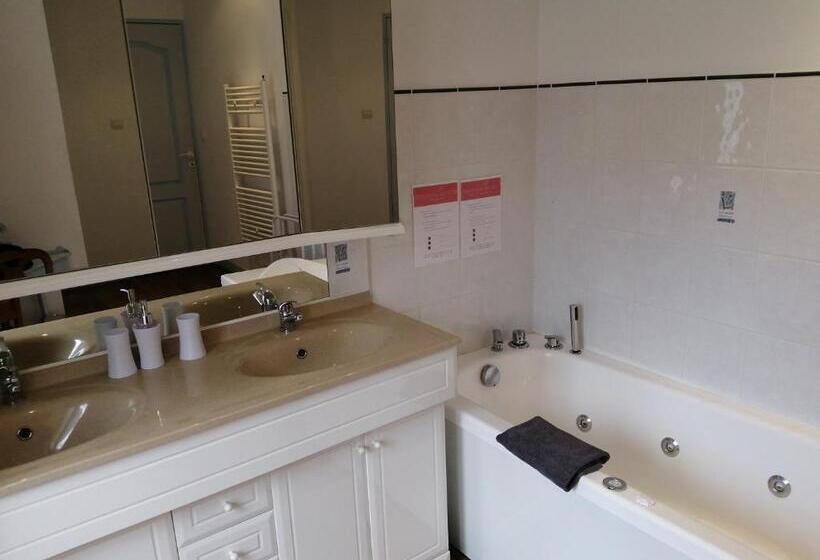 バスタブ付きスタンダードルーム, Le Relais Des Roses Chambres D Hôtes