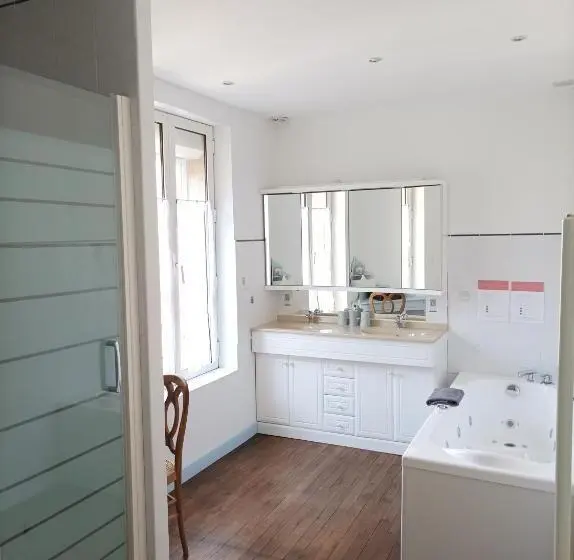 バスタブ付きスタンダードルーム, Le Relais Des Roses  Chambres D Hôtes