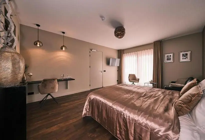 デラックススタジオ, Stadshotel Weert