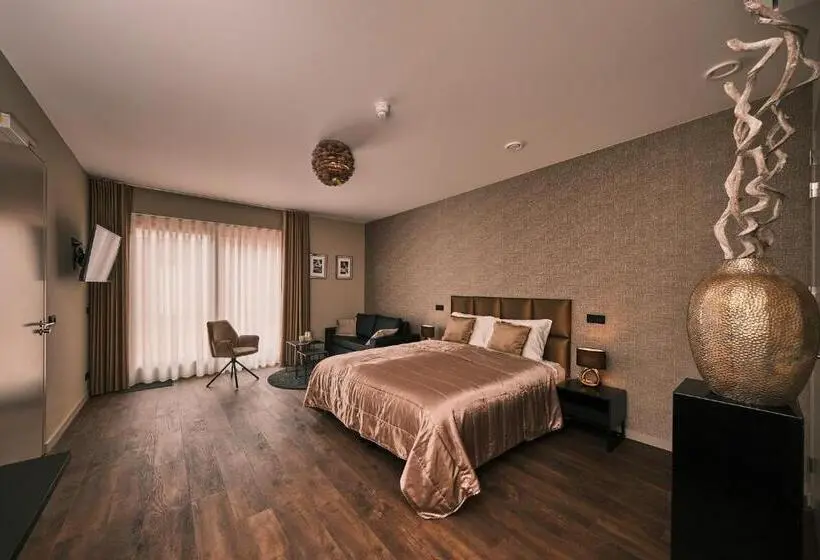 デラックススタジオ, Stadshotel Weert