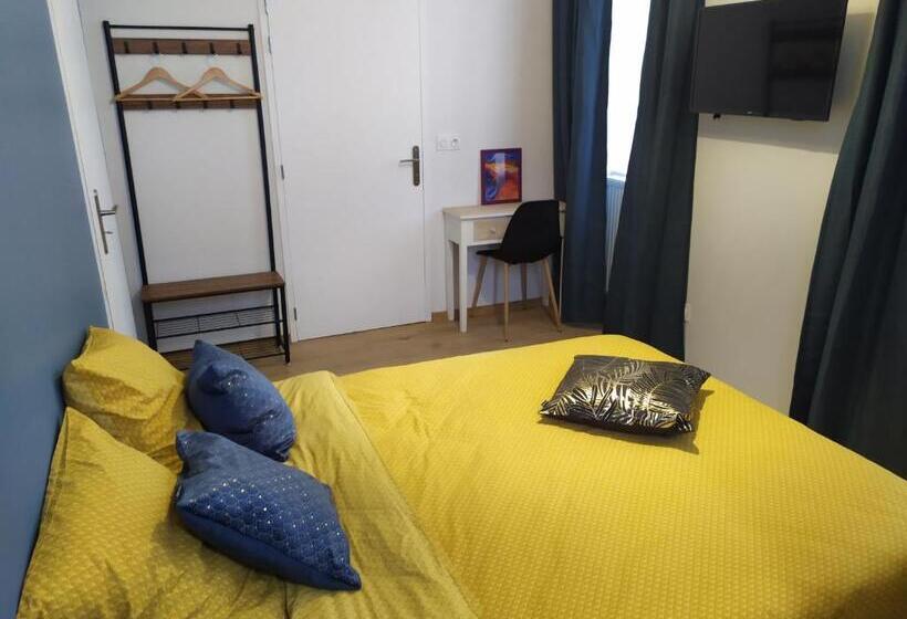 标准间, Au Pied De La Béalière