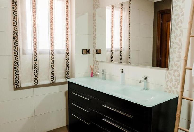 غرفة قياسية, La Terreta