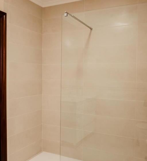 غرفة قياسية رباعية, La Terreta