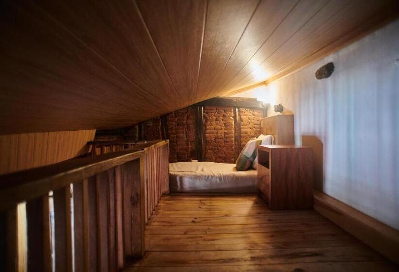 اتاق استاندارد سه نفره, Casa Da Praça Velha Guest House