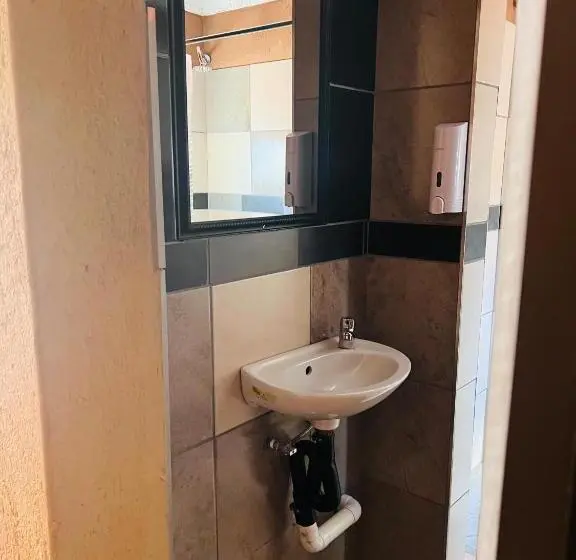 Standard Yhden Hengen Huone, The Journey Guest House